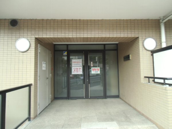 21/30 エントランス