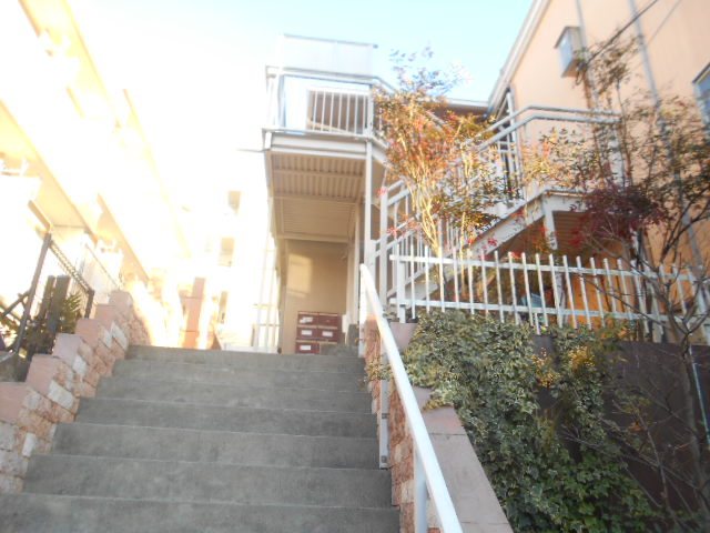 21/30 エントランス