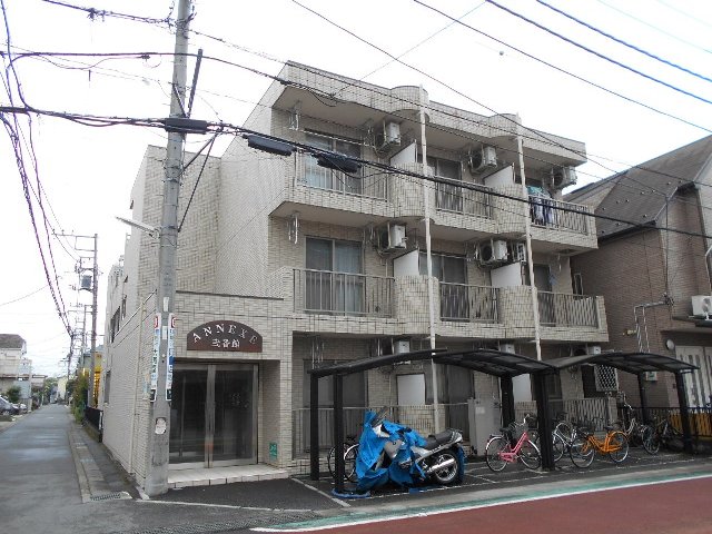 22/30 エントランス