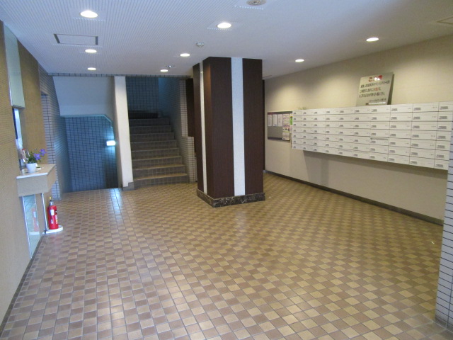 21/30 エントランス