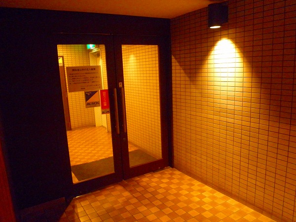 22/30 エントランス