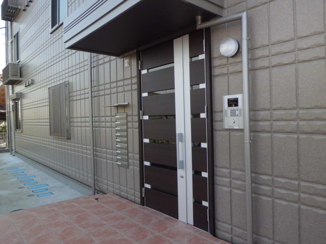 21/30 エントランス