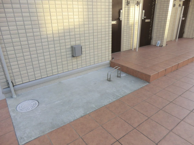 17/27 エントランス