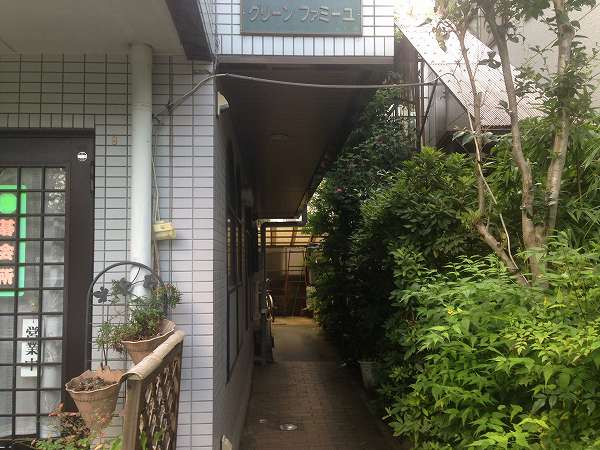 21/30 エントランス