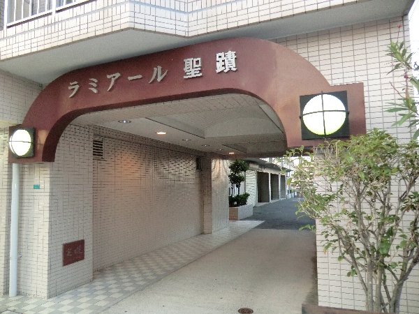 19/22 エントランス