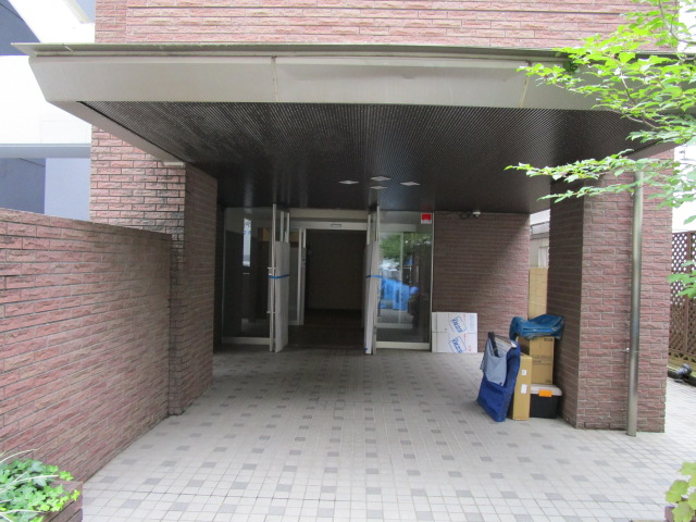 22/30 エントランス