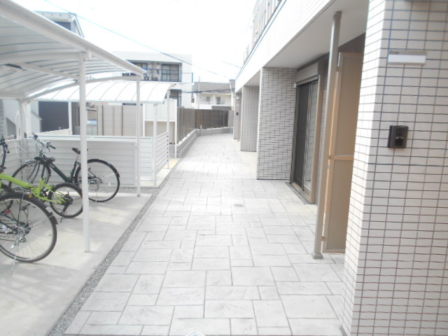 21/30 エントランス