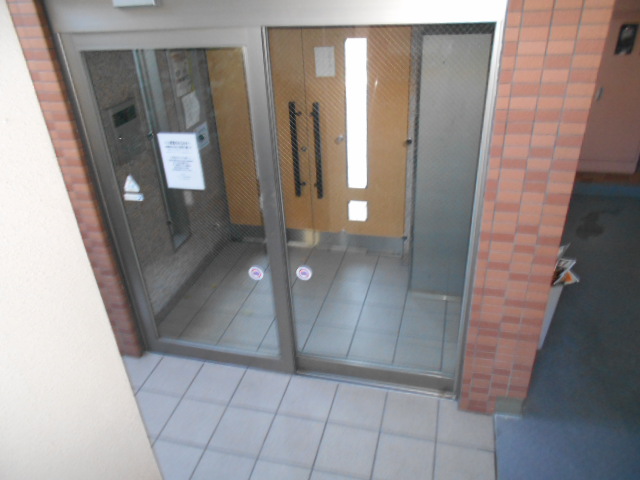 21/28 エントランス