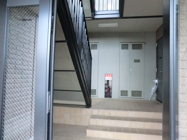 22/25 エントランス