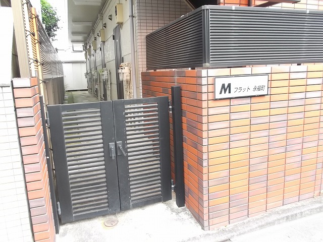 18/26 エントランス