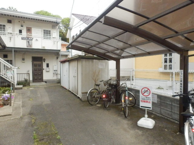 22/28 エントランス