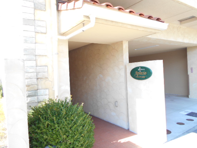 21/30 エントランス