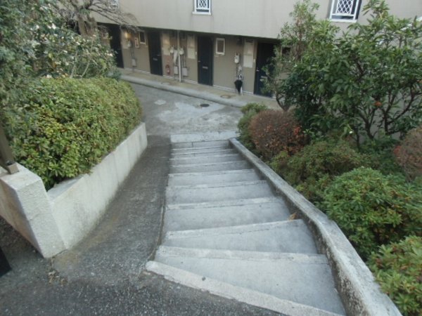 21/30 エントランス