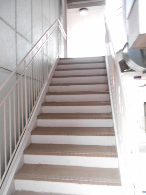 22/23 エントランス