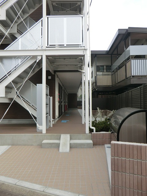 22/30 エントランス