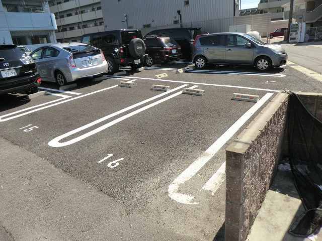22/23 駐車場