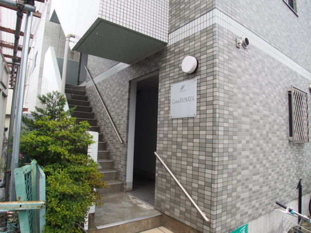 22/30 エントランス