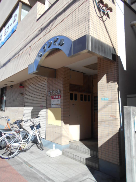 22/30 エントランス