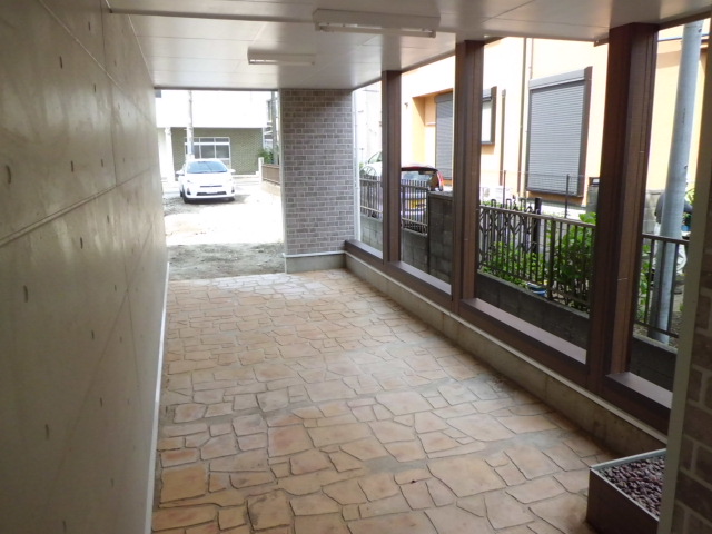 22/30 エントランス