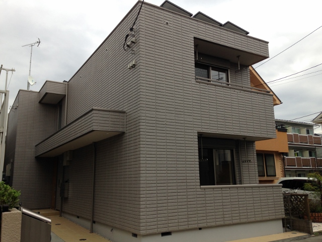 22/27 エントランス