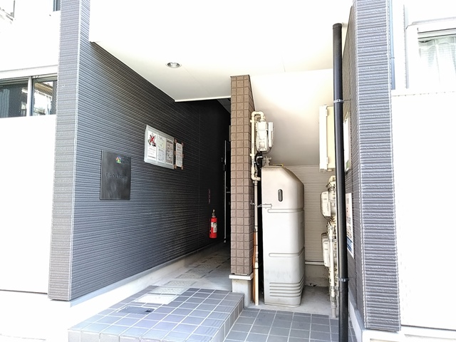 22/30 エントランス