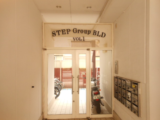 22/28 エントランス