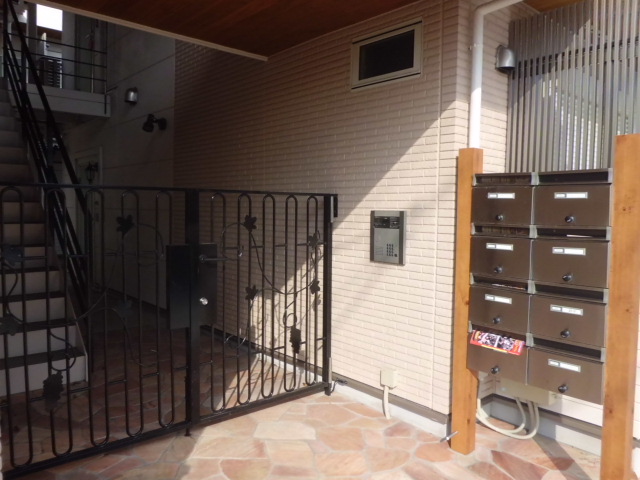 22/29 エントランス