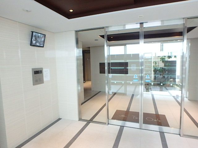 21/30 エントランス