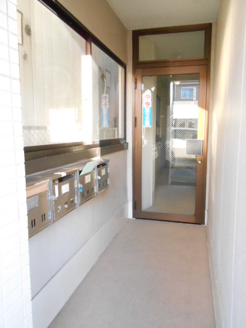 22/30 エントランス