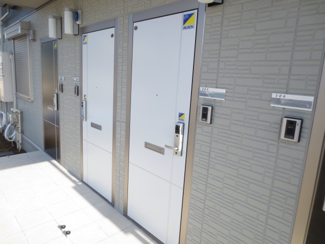 22/23 エントランス