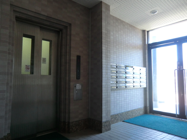 21/29 エントランス