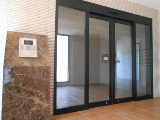 22/30 エントランス