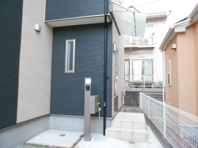 21/23 エントランス