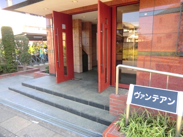 17/29 エントランス