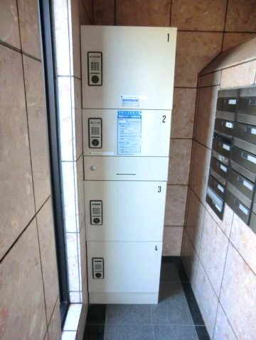 18/29 エントランス