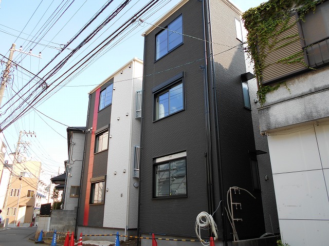 21/22 エントランス