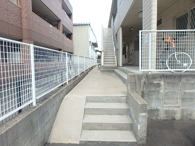 21/30 エントランス