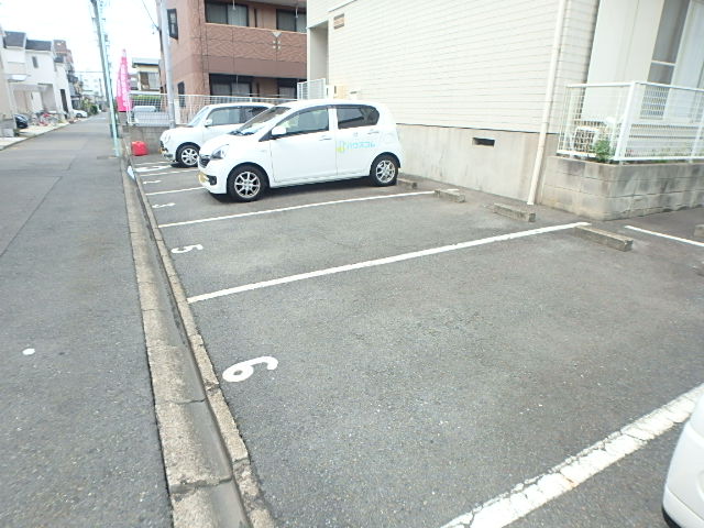 22/30 駐車場