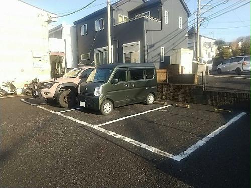 14/14 駐車場