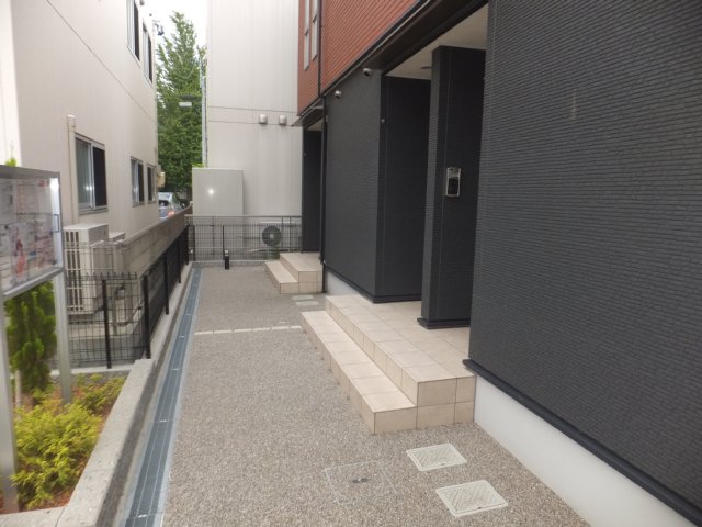 22/30 エントランス