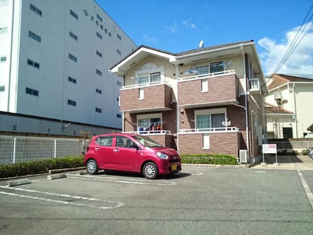 22/28 駐車場