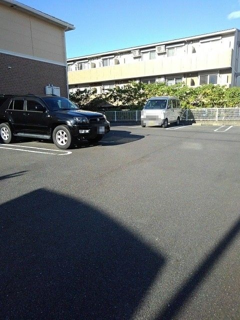 21/28 駐車場