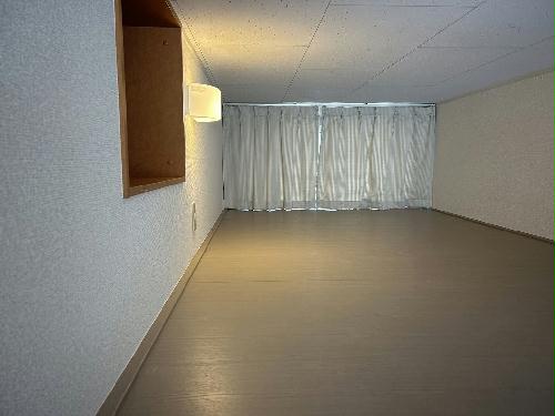 13/14 エントランス