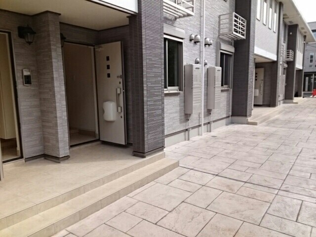 14/14 エントランス