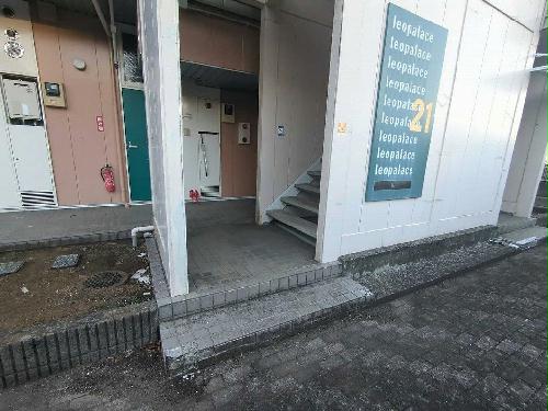 13/14 エントランス