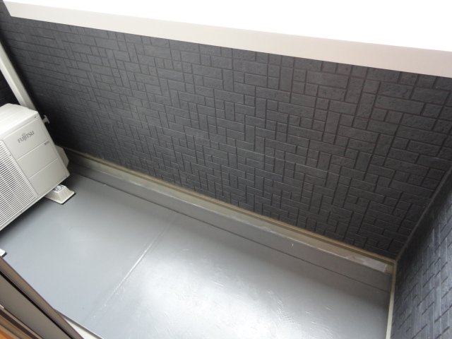 18/28 バルコニー