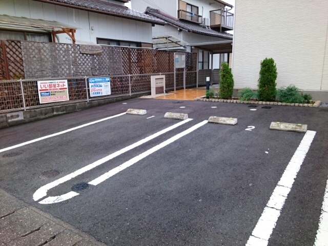 18/25 駐車場