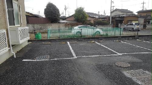 14/14 駐車場