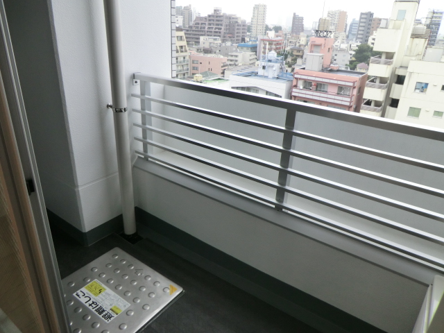 19/28 バルコニー