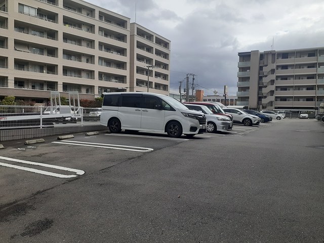 2/8 駐車場